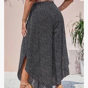 Black and white wide leg pants